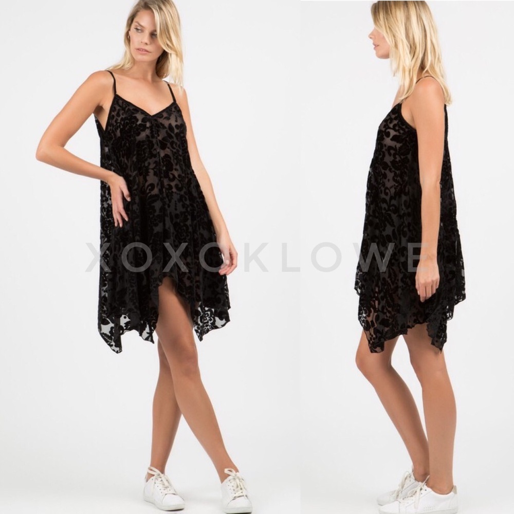 POL Black Velvet Floral Burnout Tunic Top Dress - Picture 4 of 9